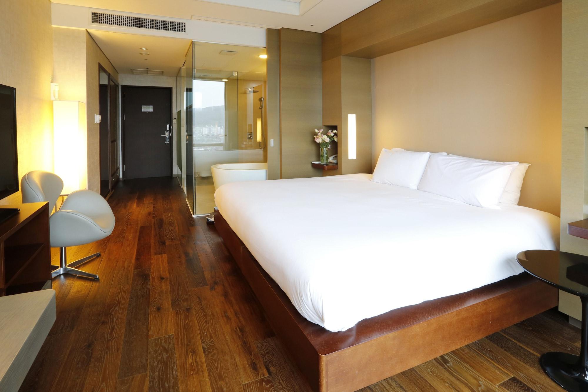 Grand Mercure Ambassador Changwon Εξωτερικό φωτογραφία