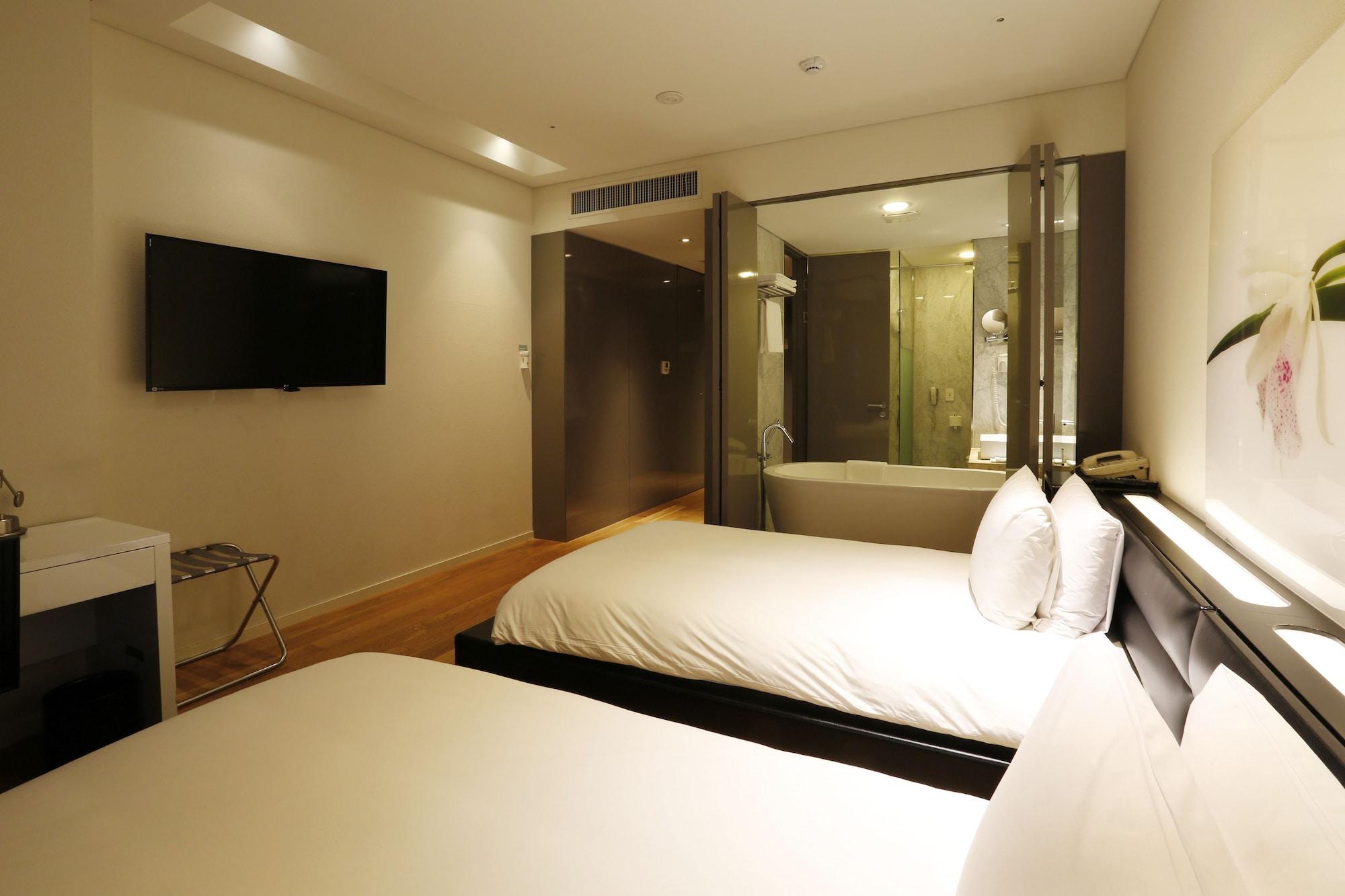 Grand Mercure Ambassador Changwon Εξωτερικό φωτογραφία