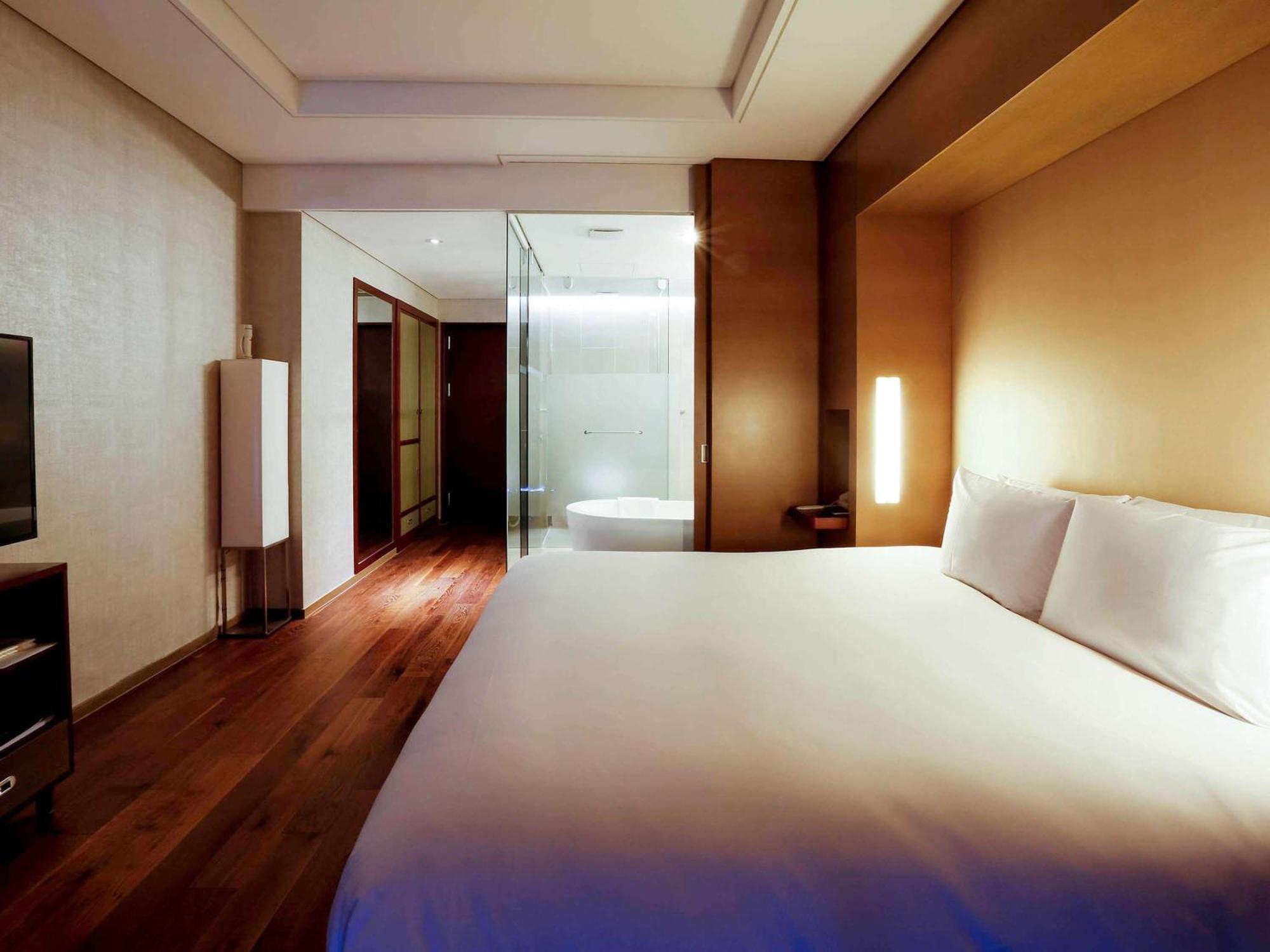 Grand Mercure Ambassador Changwon Εξωτερικό φωτογραφία